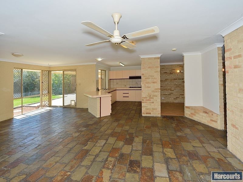 10 Fairway Crescent, Meadow Springs WA 6210