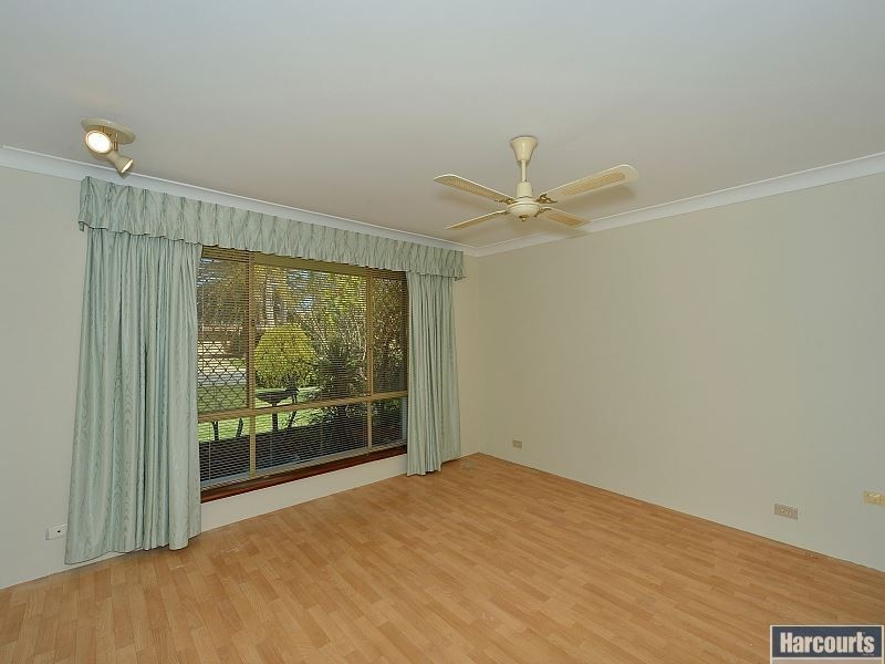 10 Fairway Crescent, Meadow Springs WA 6210