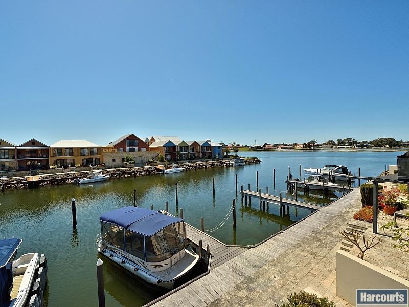 8/40 Rialto Place, Halls Head WA 6210