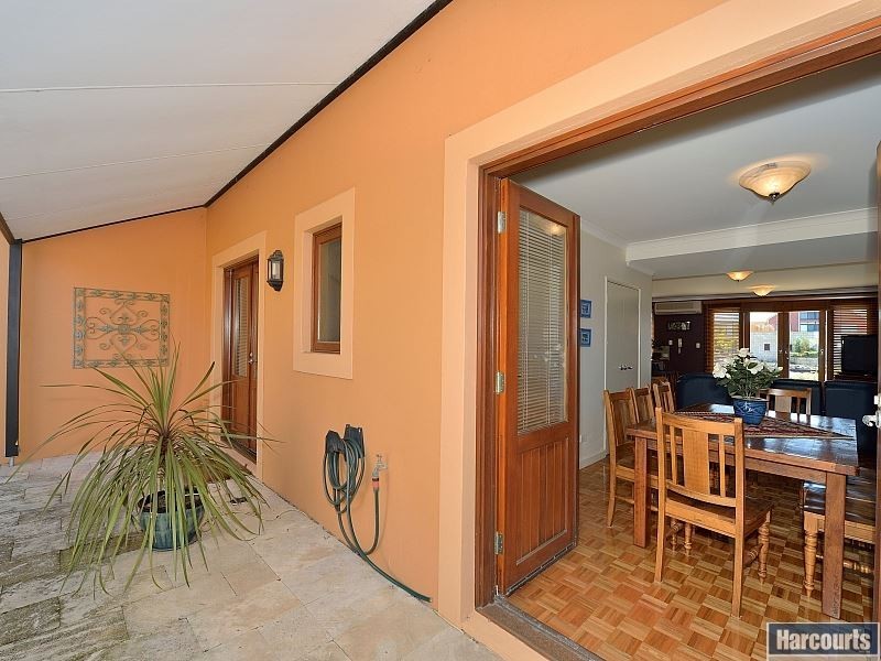 8/40 Rialto Place, Halls Head WA 6210