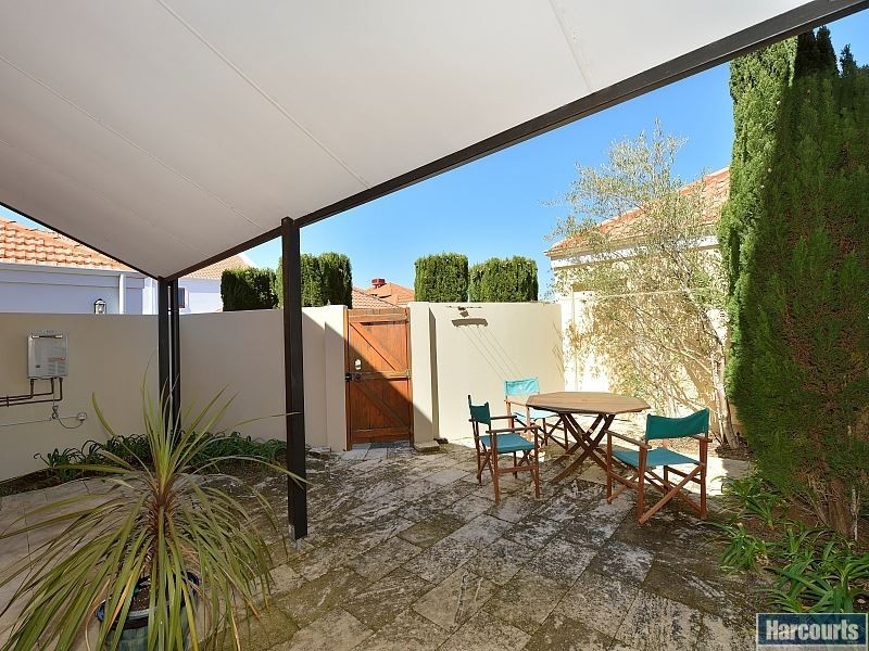 8/40 Rialto Place, Halls Head WA 6210