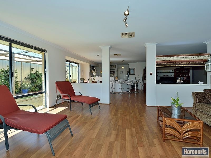 23 Teague Way, Lakelands WA 6180