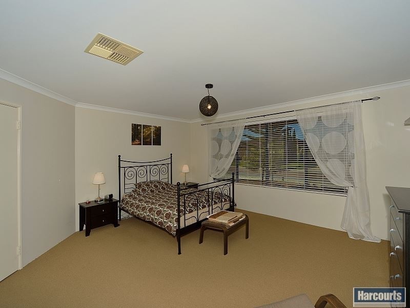 23 Teague Way, Lakelands WA 6180