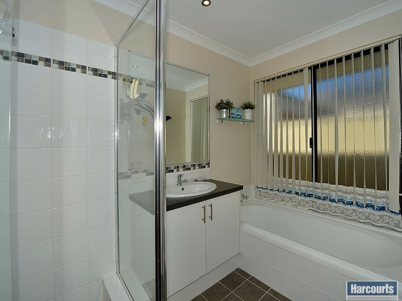 23 Teague Way, Lakelands WA 6180