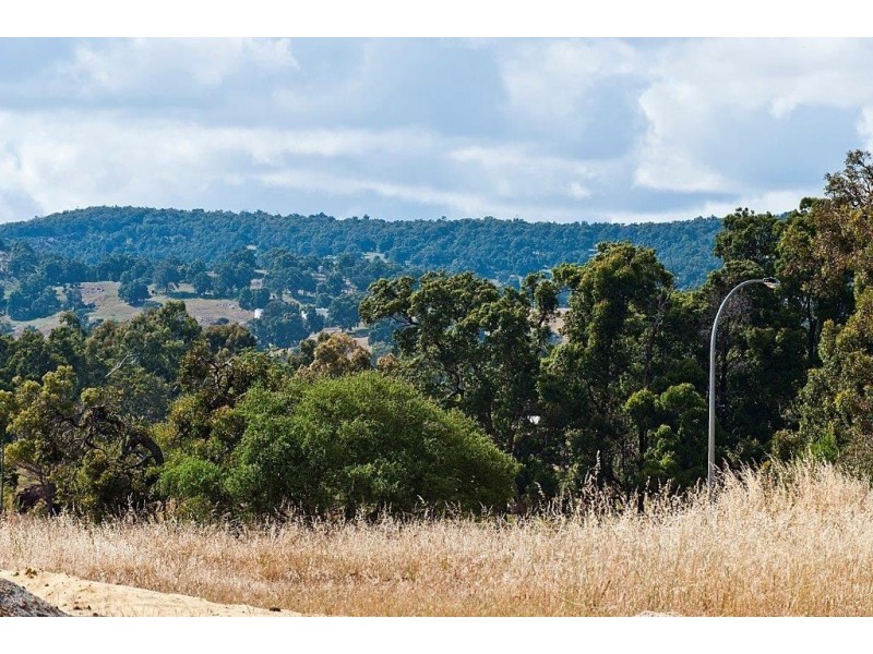 8B Wood Avenue, Waroona WA 6215