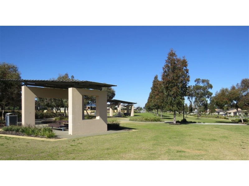 2/71 Kingaroy Drive, Baldivis WA 6171