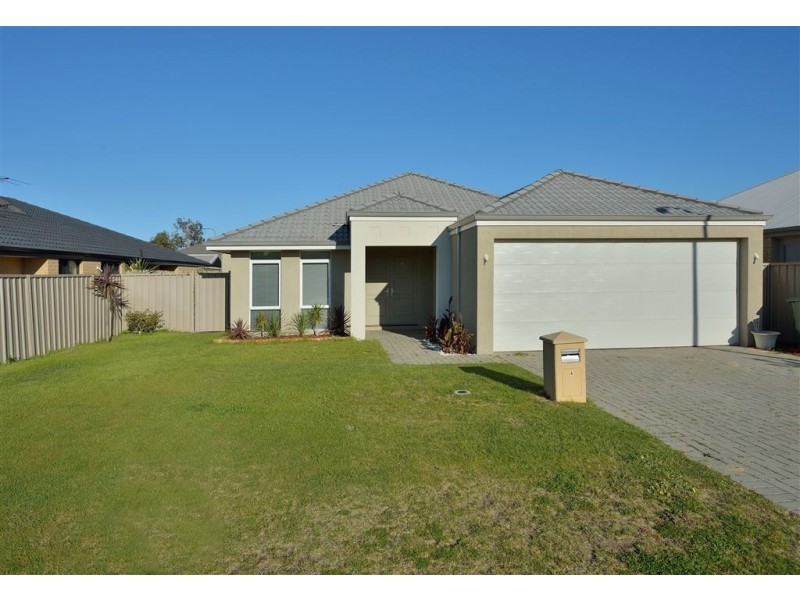 4 Yellin Way, Wannanup WA 6210