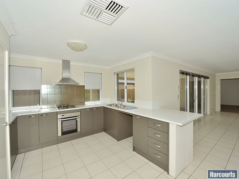 4 Yellin Way, Wannanup WA 6210