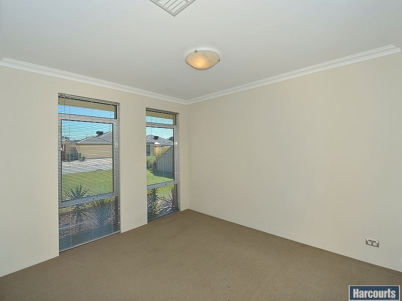 4 Yellin Way, Wannanup WA 6210