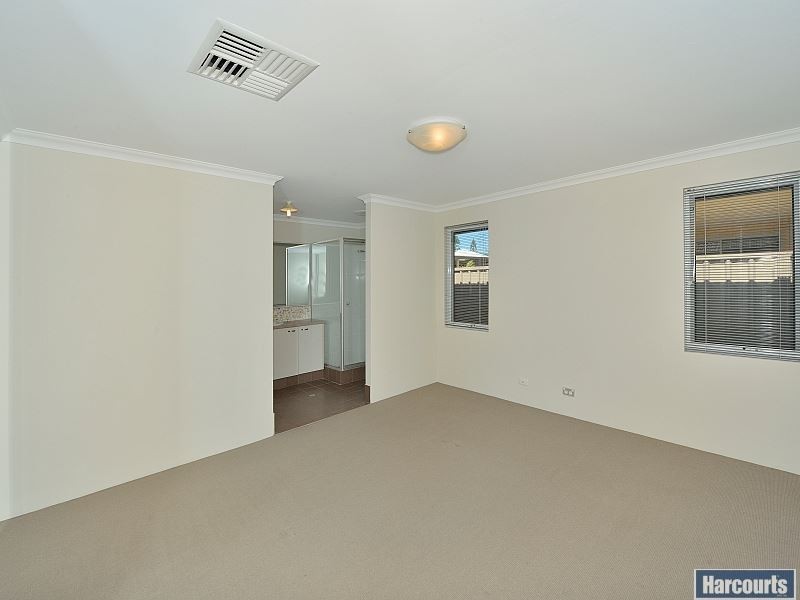 4 Yellin Way, Wannanup WA 6210