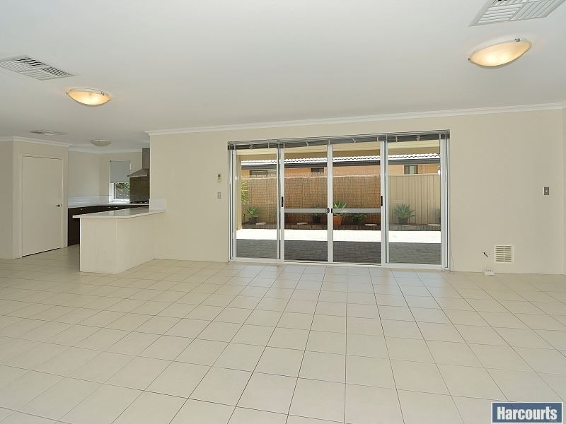 4 Yellin Way, Wannanup WA 6210