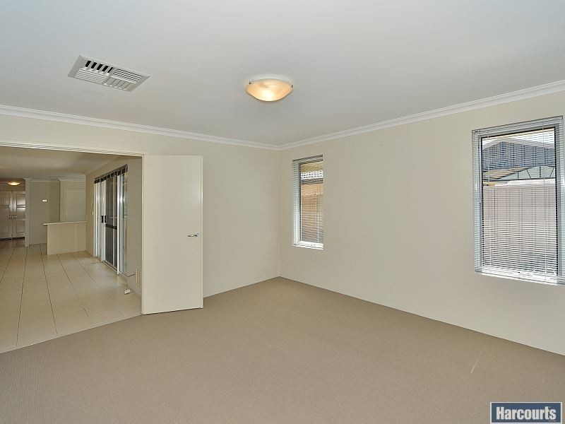 4 Yellin Way, Wannanup WA 6210