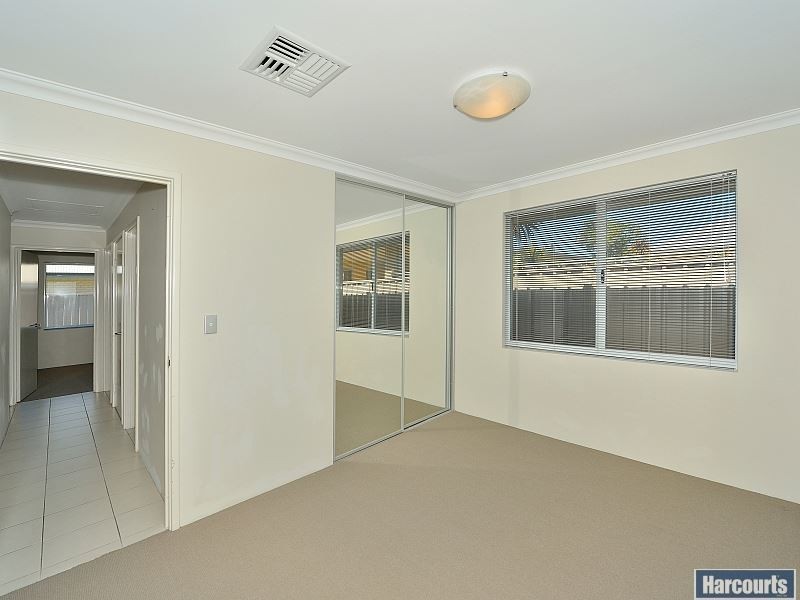 4 Yellin Way, Wannanup WA 6210