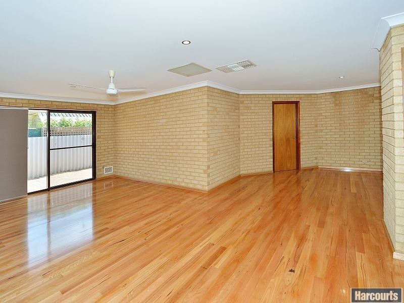 74 Peelwood Parade, Halls Head WA 6210