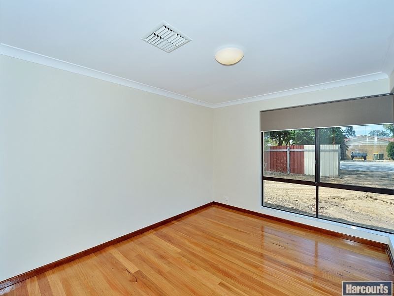 74 Peelwood Parade, Halls Head WA 6210