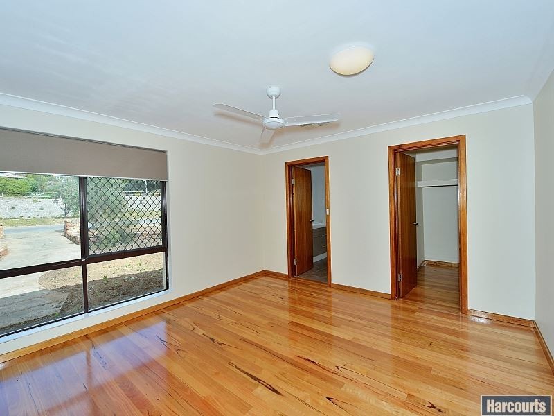 74 Peelwood Parade, Halls Head WA 6210