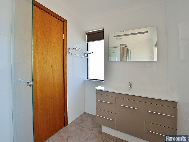 74 Peelwood Parade, Halls Head WA 6210