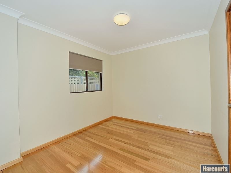 74 Peelwood Parade, Halls Head WA 6210