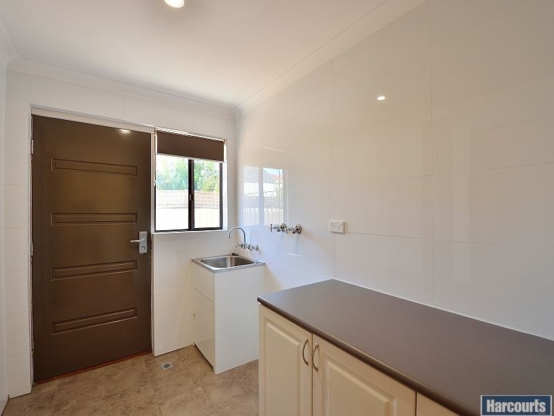 74 Peelwood Parade, Halls Head WA 6210