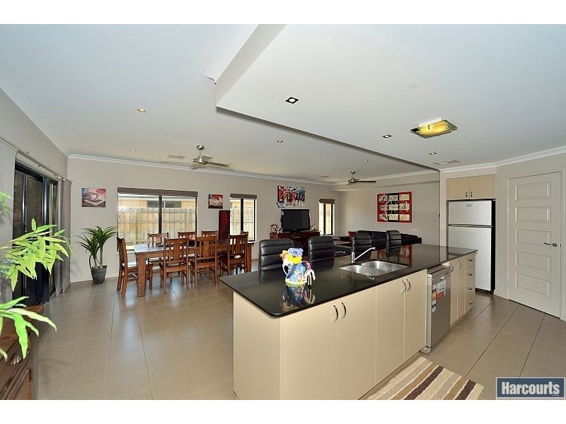 52 Santalum Circus, Halls Head WA 6210