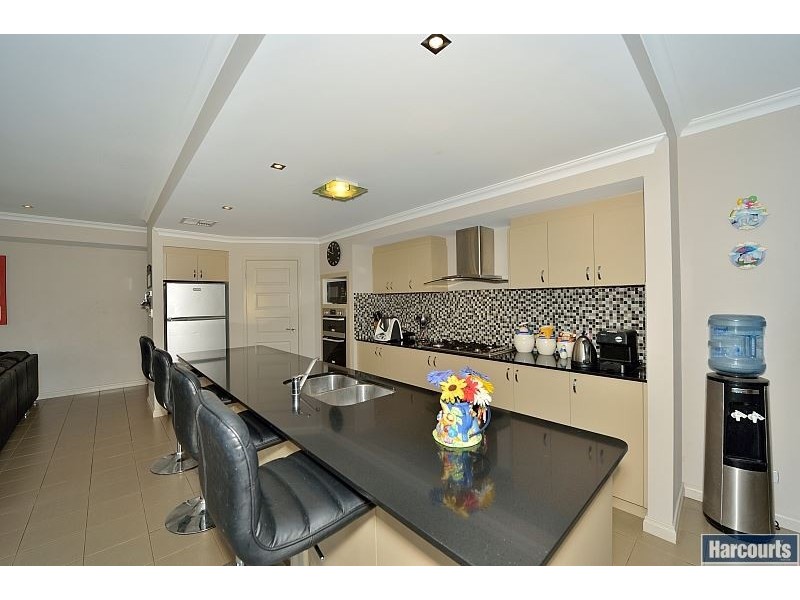 52 Santalum Circus, Halls Head WA 6210