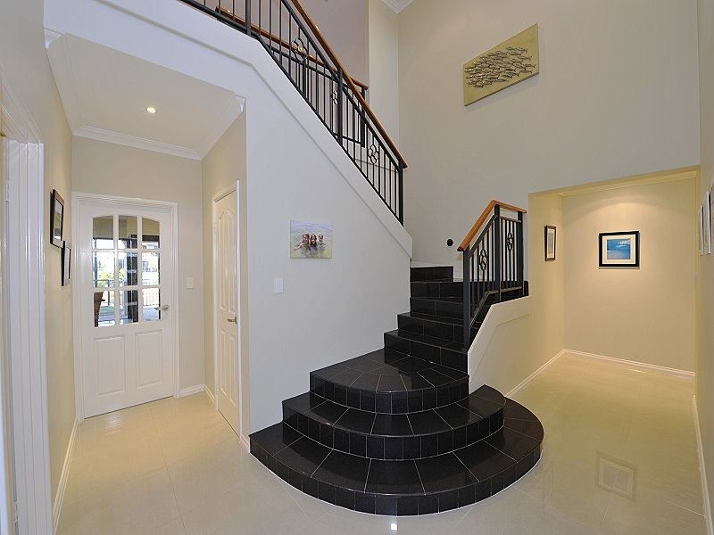 40 Brindabella Crescent, Halls Head WA 6210