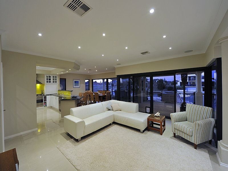 40 Brindabella Crescent, Halls Head WA 6210