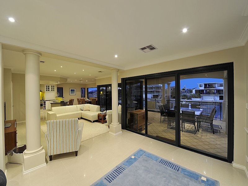 40 Brindabella Crescent, Halls Head WA 6210