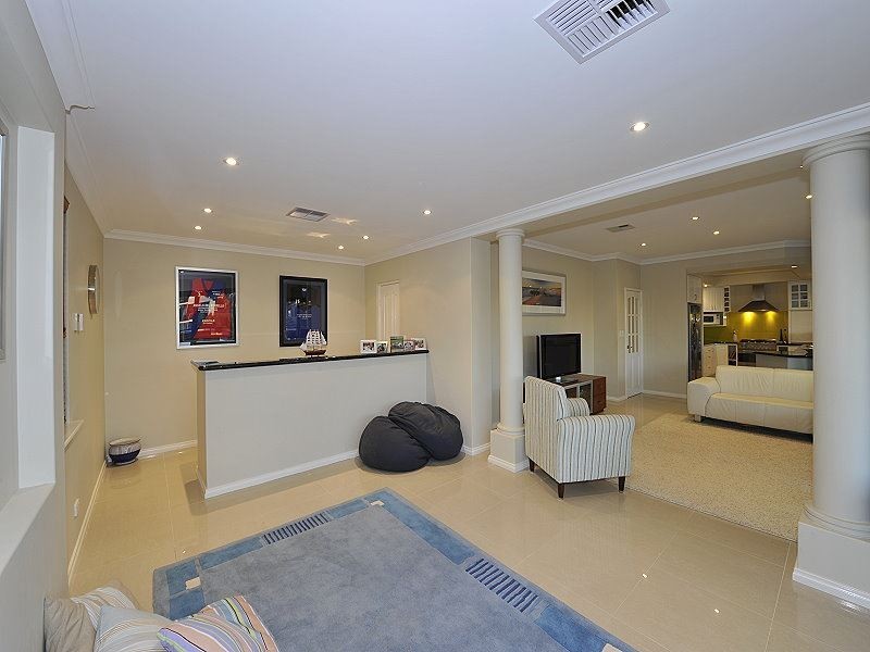 40 Brindabella Crescent, Halls Head WA 6210