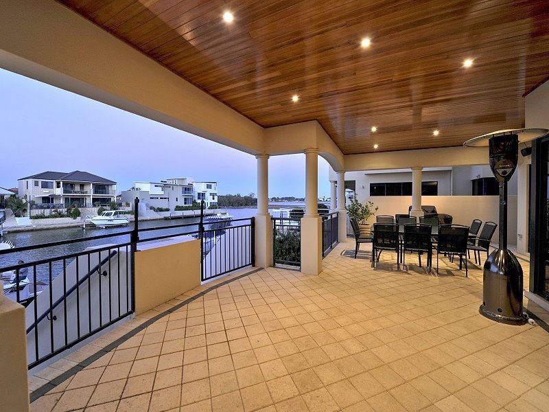 40 Brindabella Crescent, Halls Head WA 6210