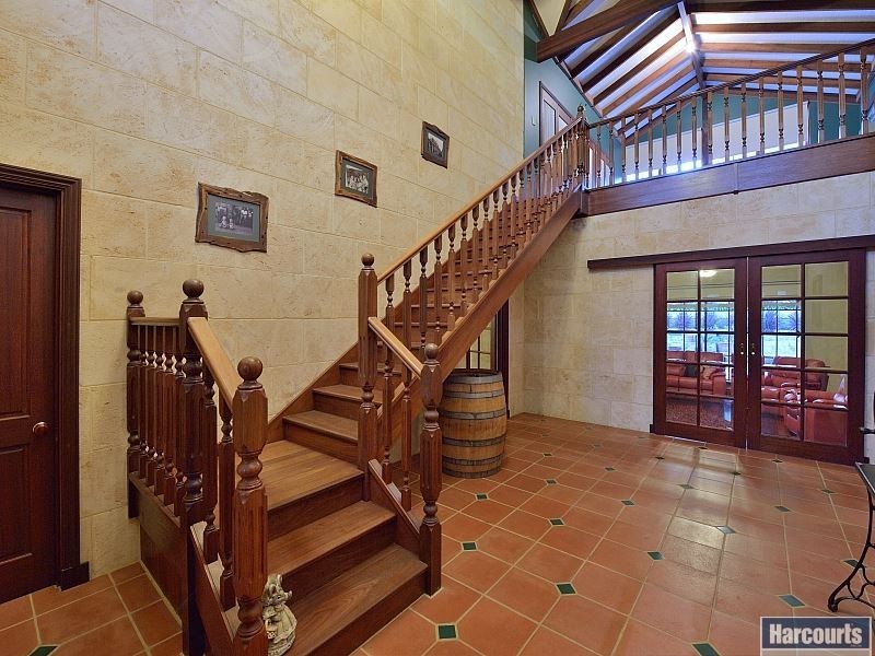 6 White Hill Road, Bouvard WA 6211