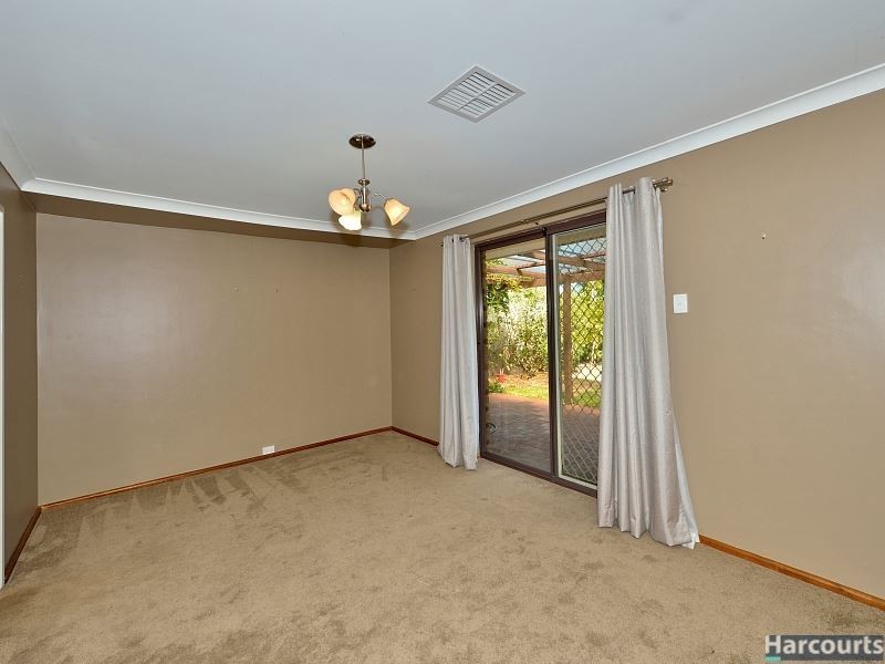 3 Oakdale Close, Halls Head WA 6210