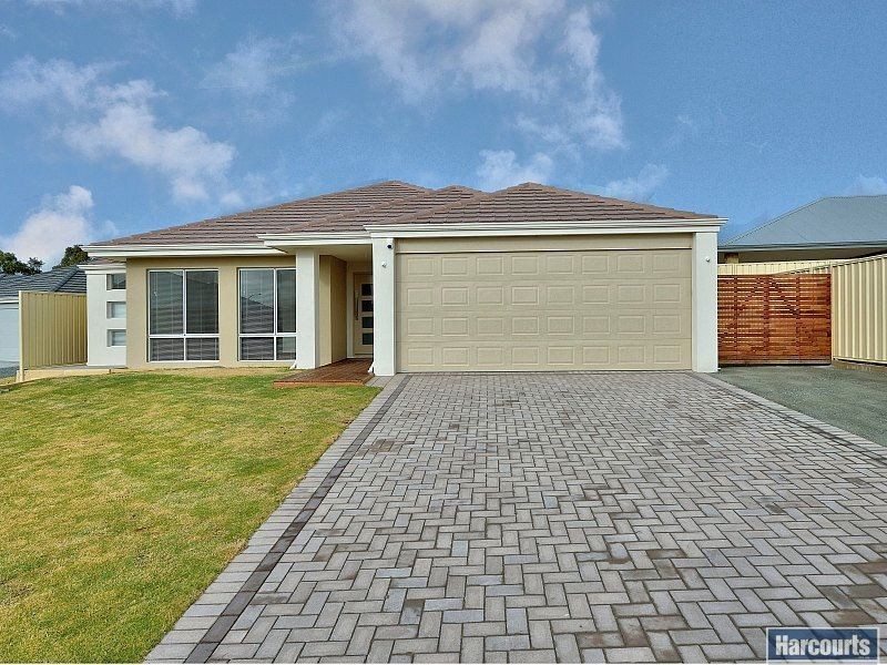 18 Carnaby Drive, Dawesville WA 6211