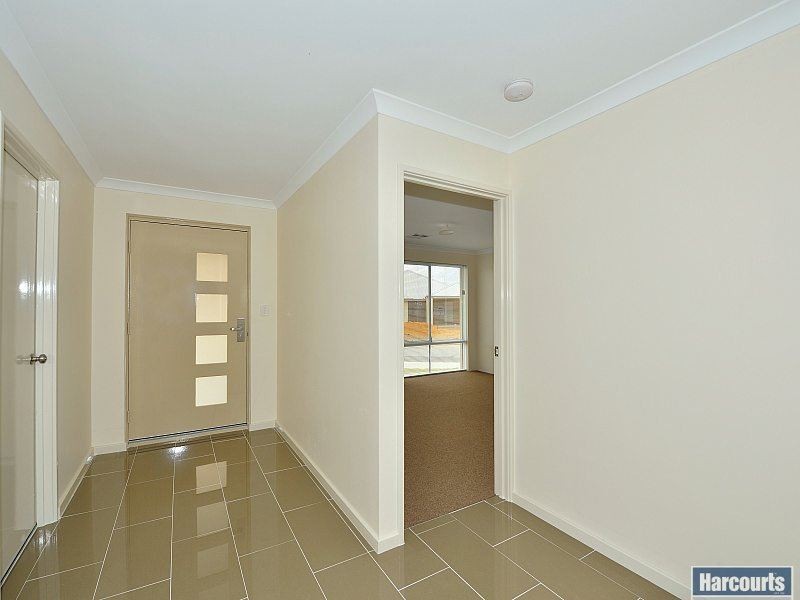 18 Carnaby Drive, Dawesville WA 6211