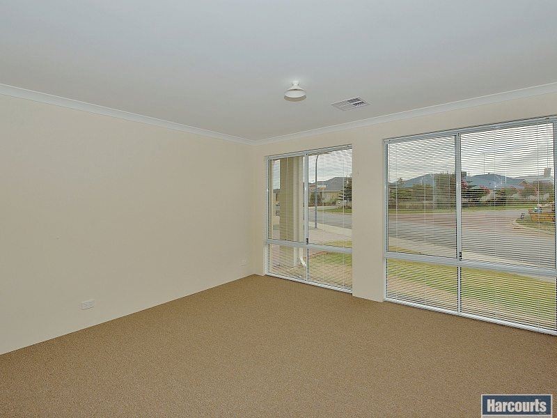18 Carnaby Drive, Dawesville WA 6211