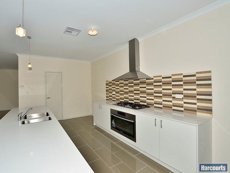 18 Carnaby Drive, Dawesville WA 6211