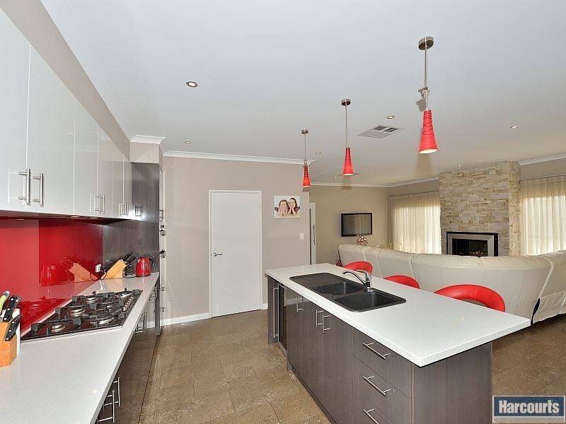 297 Peelwood Parade, Halls Head WA 6210