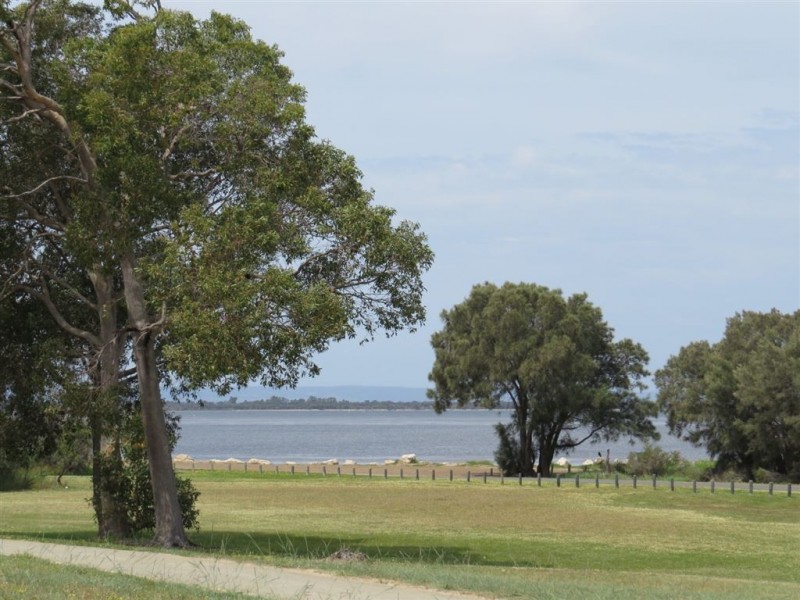 4 Wanjeep Street, Dudley Park WA 6210