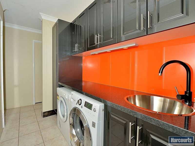 4 Shanto Court, Dudley Park WA 6210