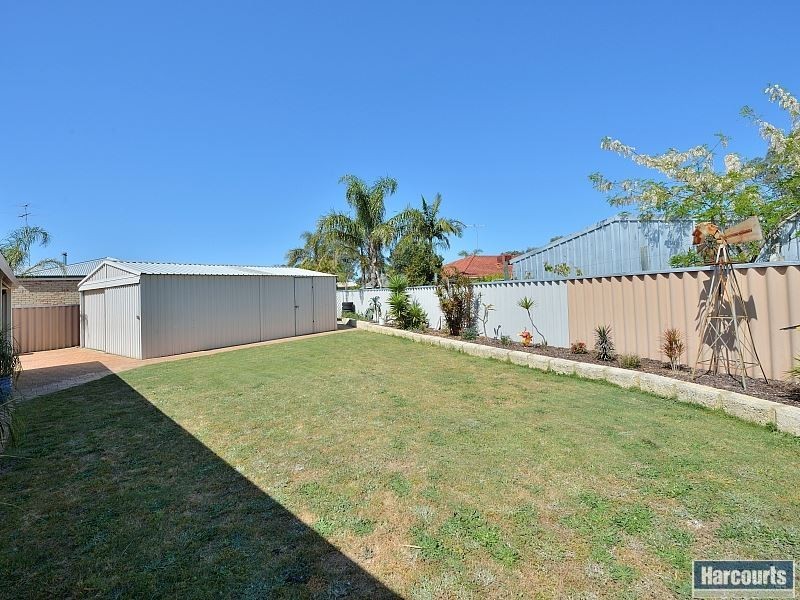 4 Shanto Court, Dudley Park WA 6210