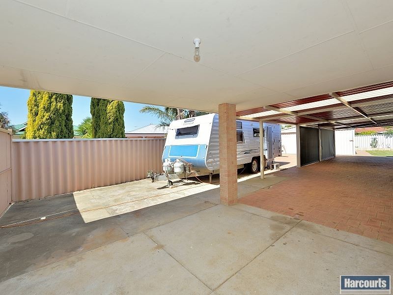 4 Shanto Court, Dudley Park WA 6210