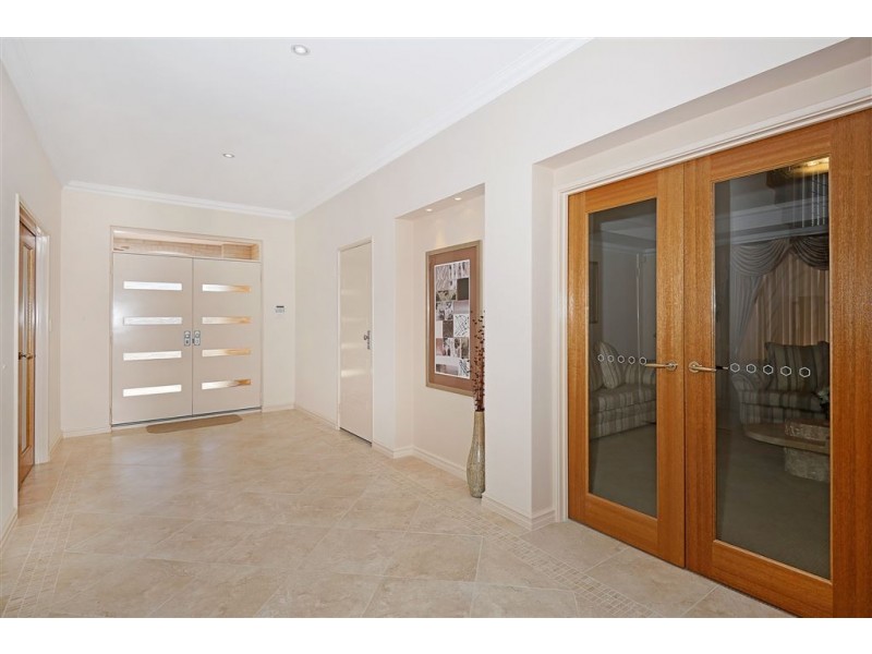 32 Aztec Island Retreat, Halls Head WA 6210