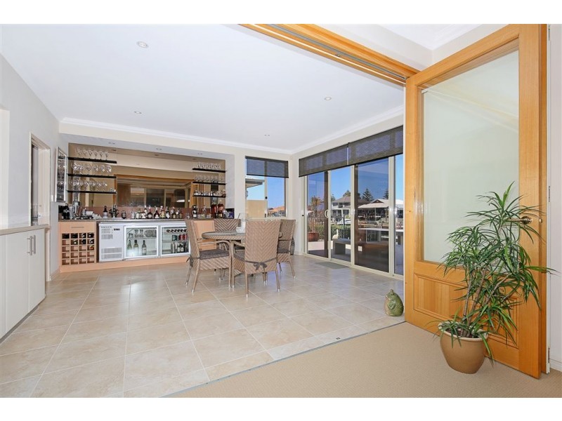 32 Aztec Island Retreat, Halls Head WA 6210