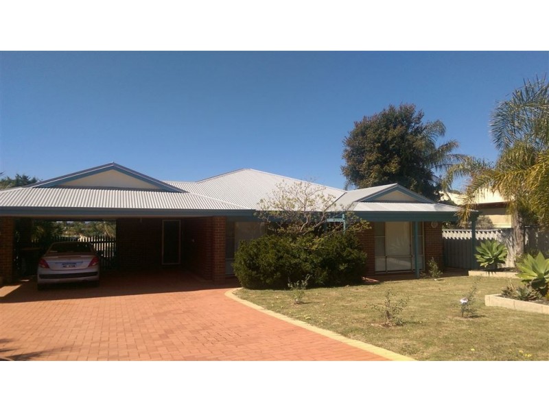 2 Muntries Place, Halls Head WA 6210