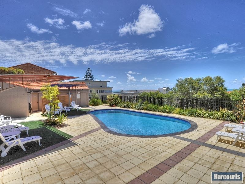 15/6A Valley Road, Halls Head WA 6210