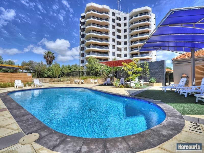 15/6A Valley Road, Halls Head WA 6210