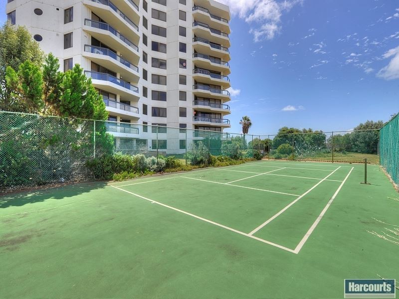 15/6A Valley Road, Halls Head WA 6210