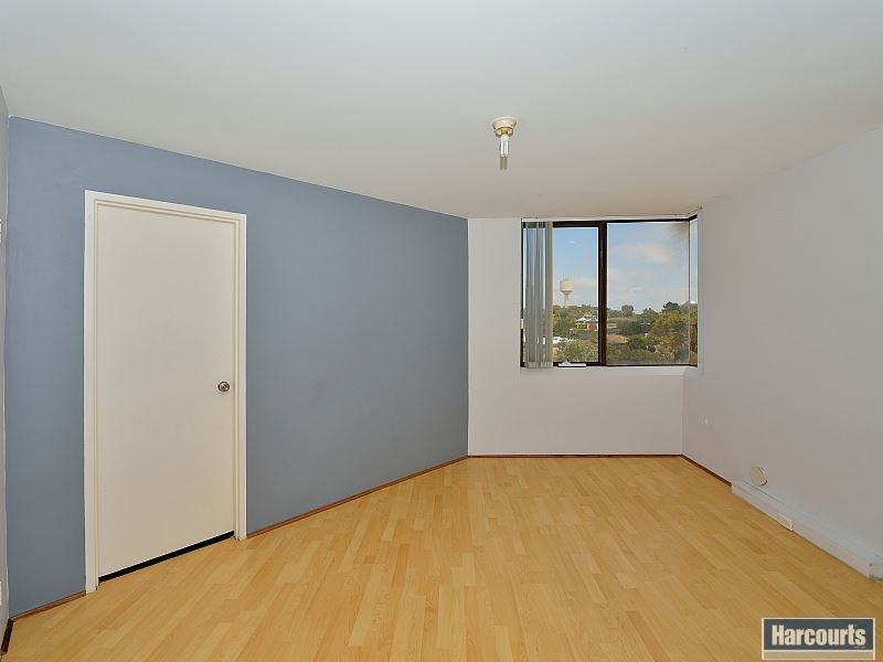 15/6A Valley Road, Halls Head WA 6210