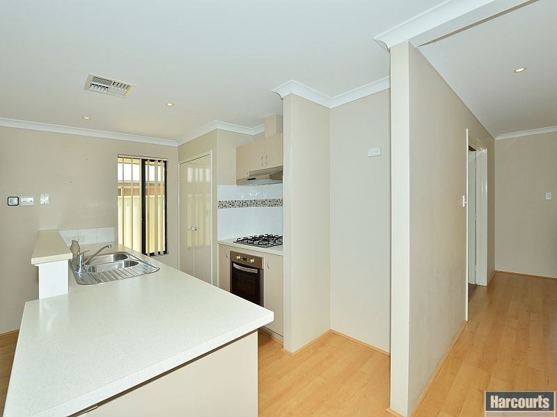 33 Lascelles Circuit, Lakelands WA 6180