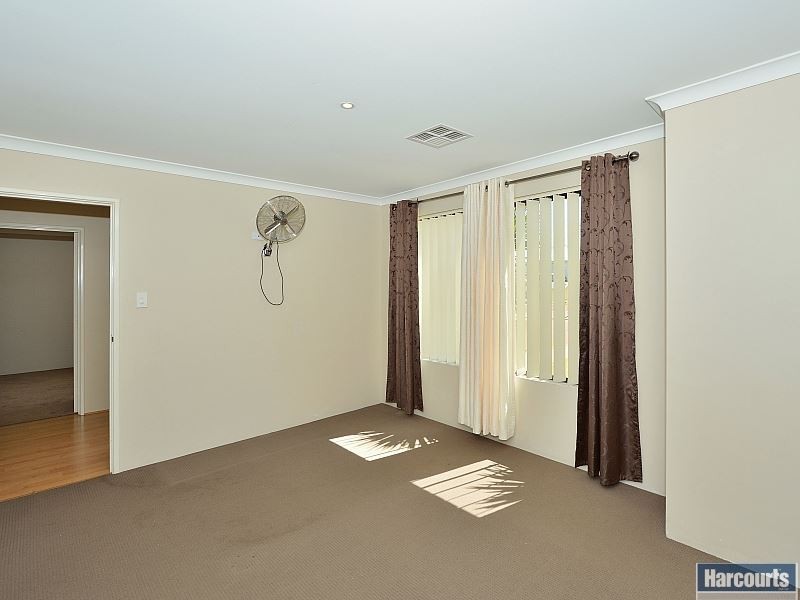 33 Lascelles Circuit, Lakelands WA 6180